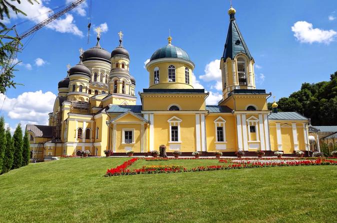 You are currently viewing (English) Full-Day Private Tour To The Monasteries Of Capriana And Hincu From Chisinau
